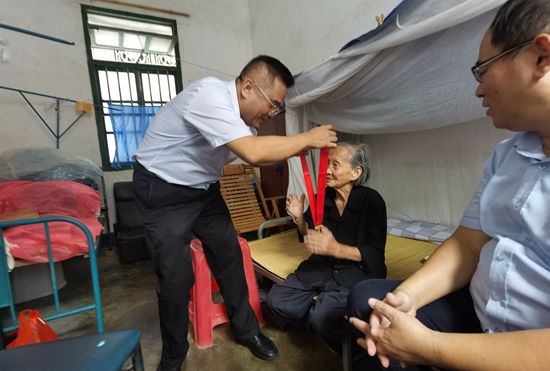 馮乙英1_副本.jpg 馮乙英1_副本.jpg